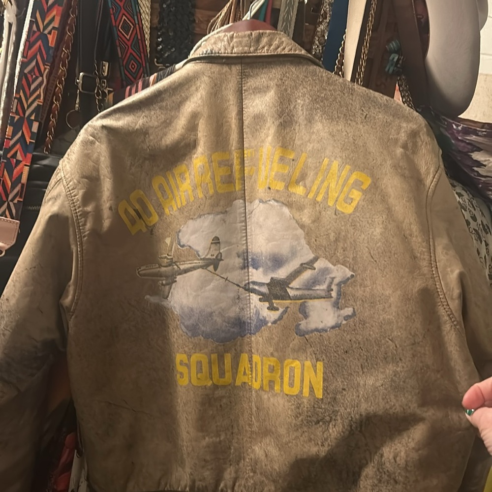 Genuine leather bomber jacket with patches and screen print on back. - Picture 6 of 6